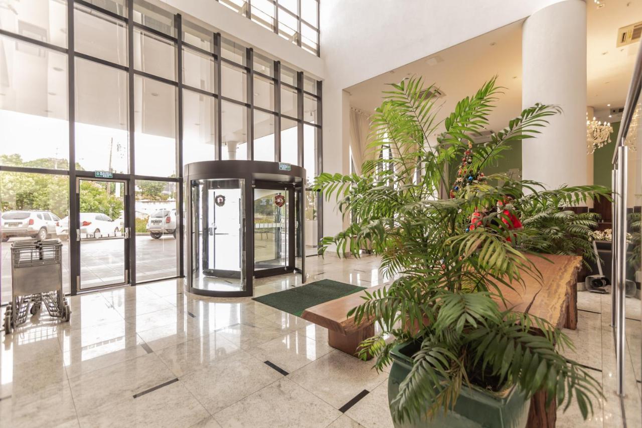 Hotel Inter Cuiaba Exterior foto Entrance to the hotel