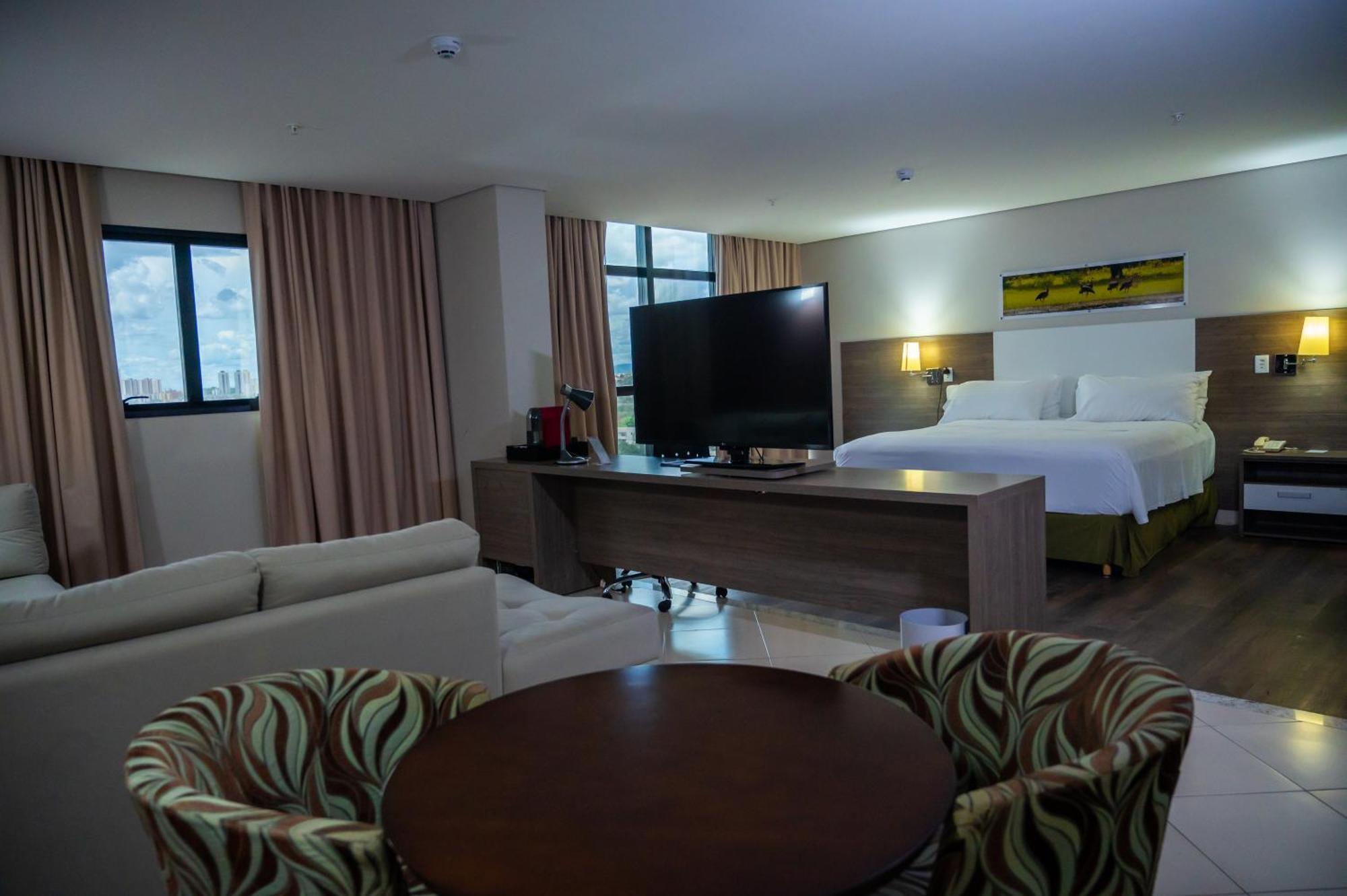 Hotel Inter Cuiaba Exterior foto Suite