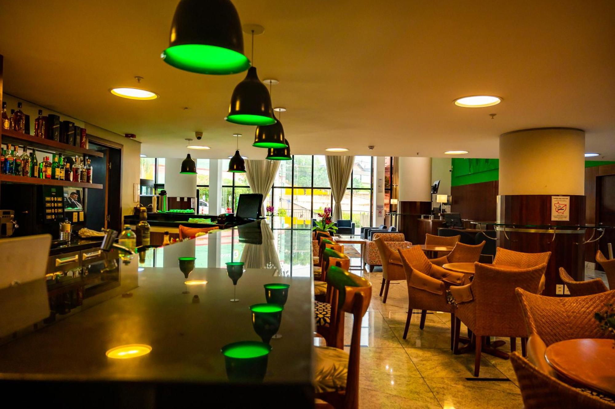 Hotel Inter Cuiaba Exterior foto The bar at the hotel
