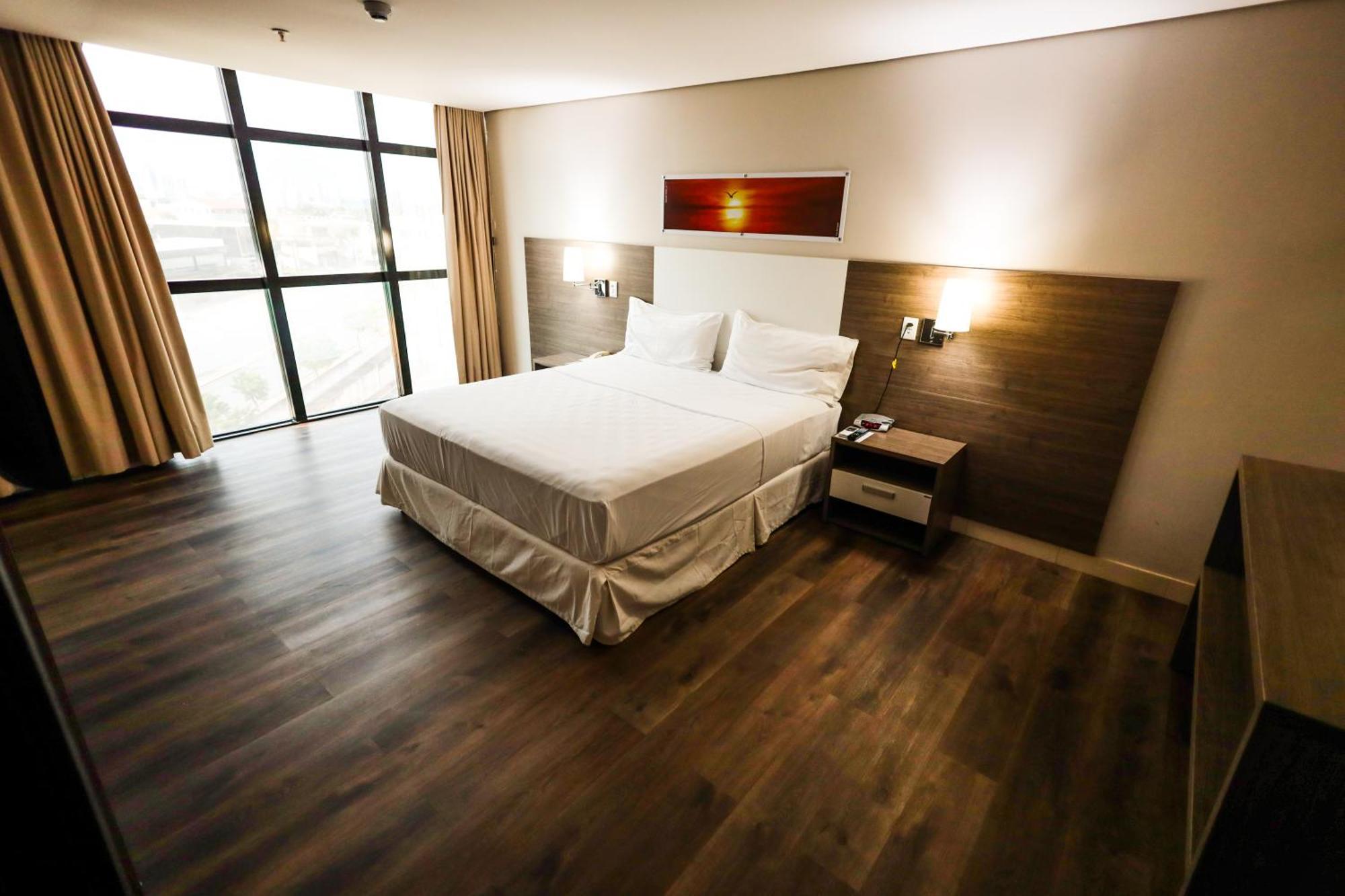 Hotel Inter Cuiaba Exterior foto A room at the hotel