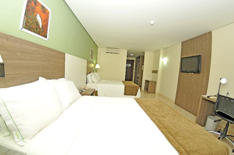 Hotel Inter Cuiaba Exterior foto A room at the hotel